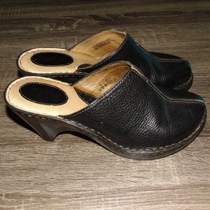 Born clogs W3173 size 9 black